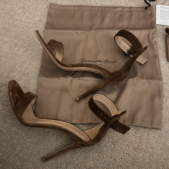 Gianvito Rossi Heel- tan suede sandal with box and dust bag size 37 retail $895 - Picture 8 of 17